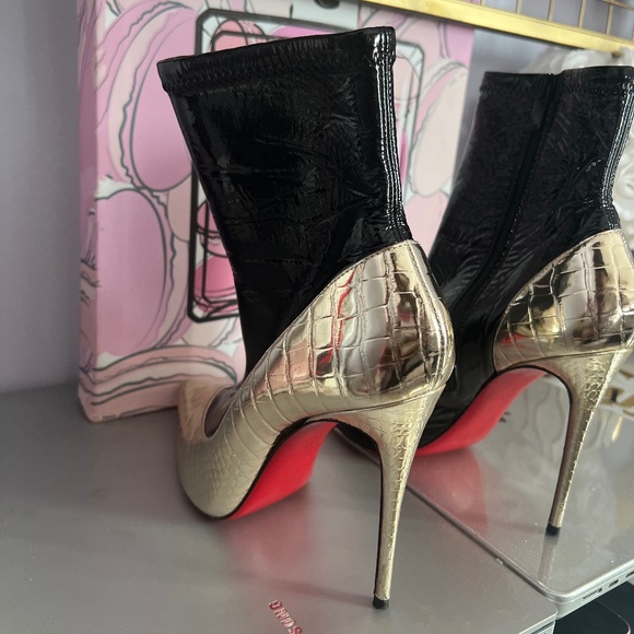 Red bottoms - Picture 3 of 7